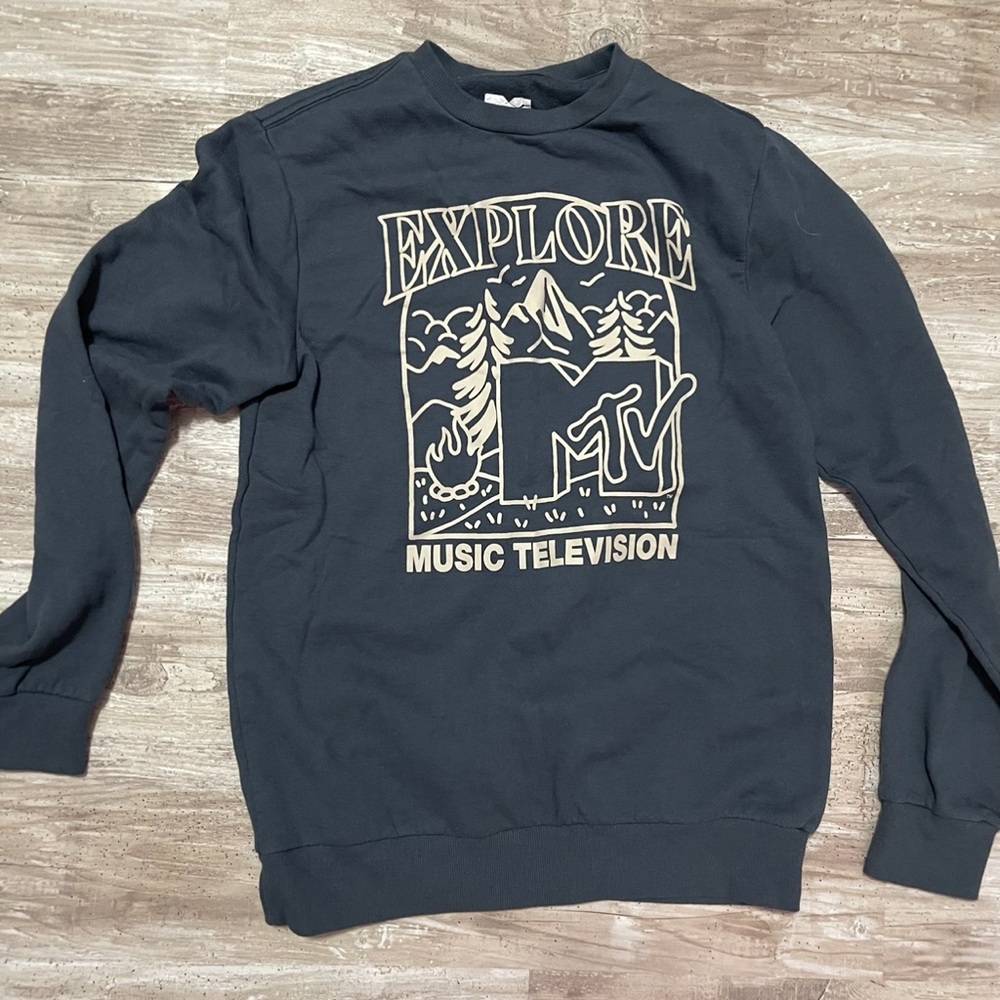 dark blue mtv sweater size medium